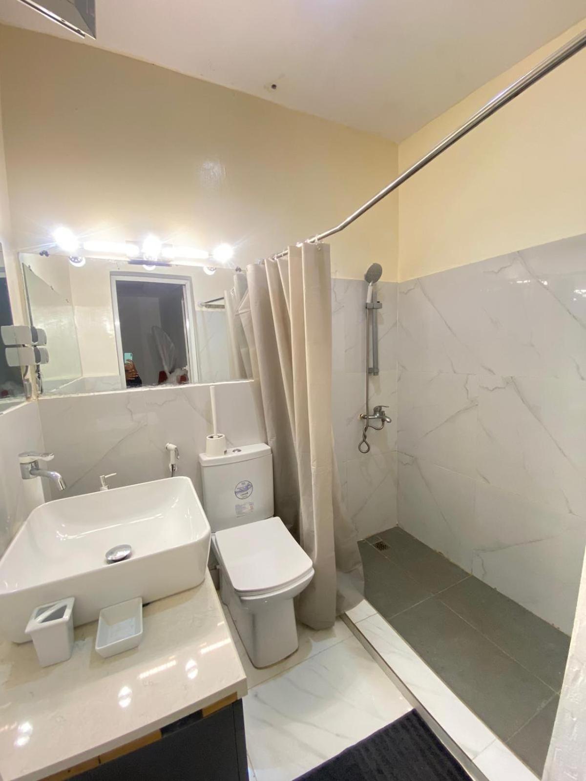 Appartement Luxe Idealement Situe A Dakar Bagian luar foto